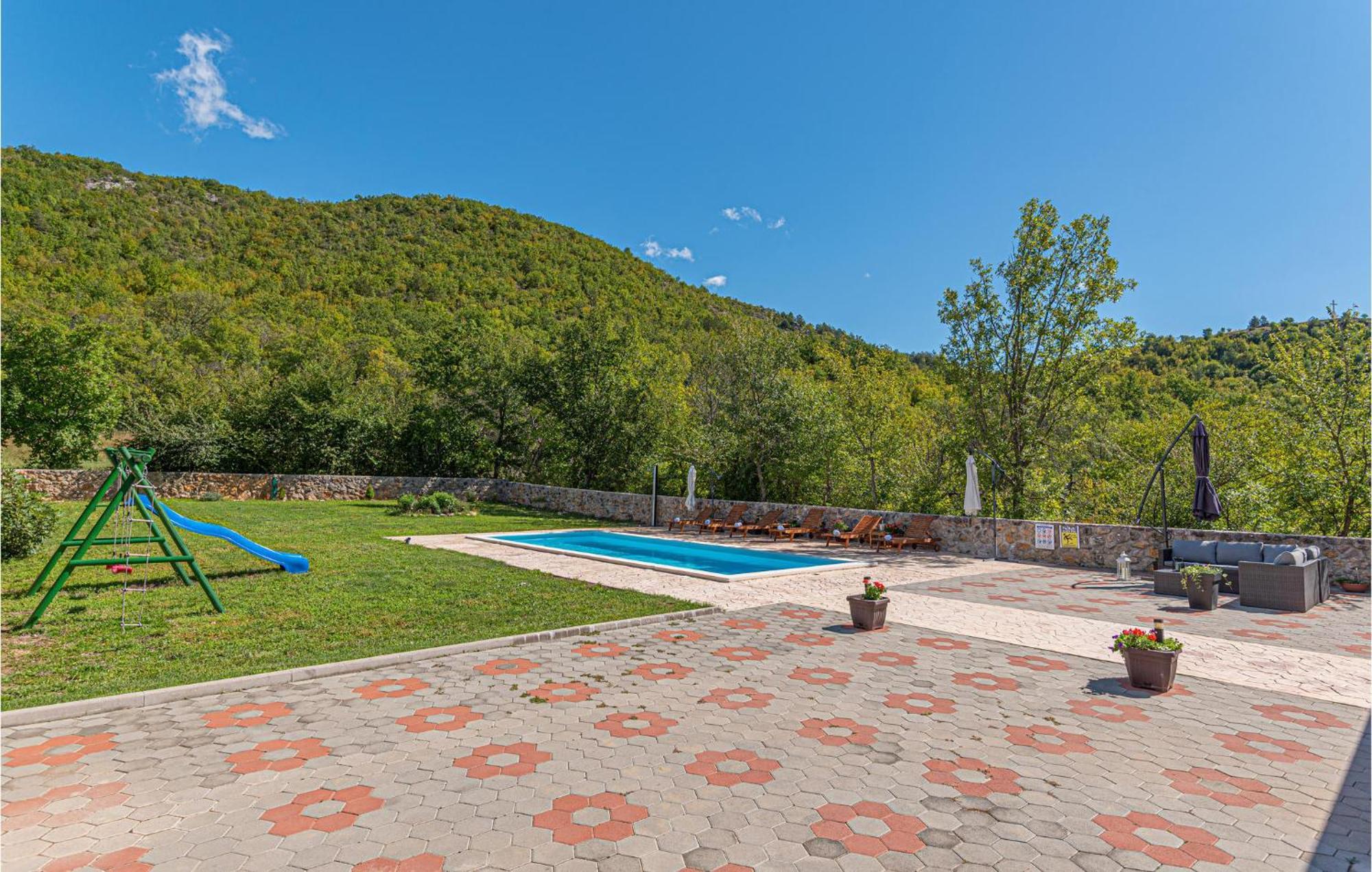 Gorgeous Home In Knin With Kitchen Kovacic Exterior foto